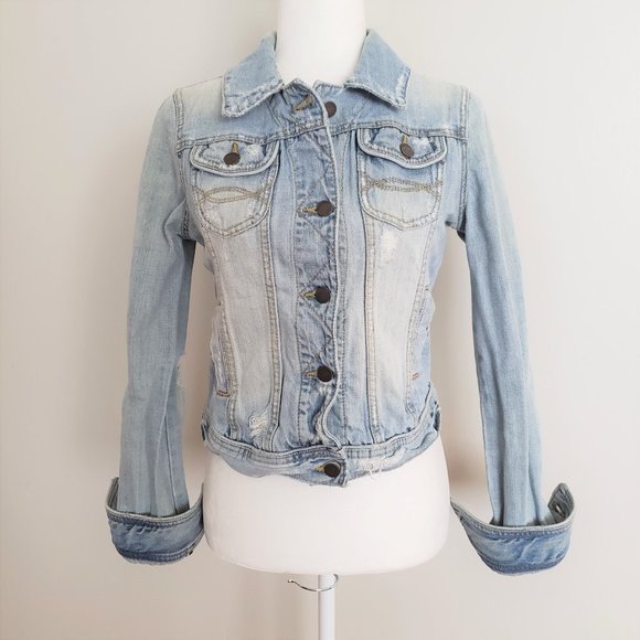 Abercrombie & Fitch Jackets & Blazers - Abercrombie & Fitch Light Crop Denim Jacket